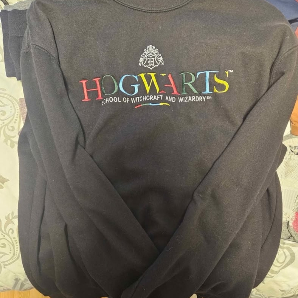 Boxlunch Hogwarts Black Sweatshirt